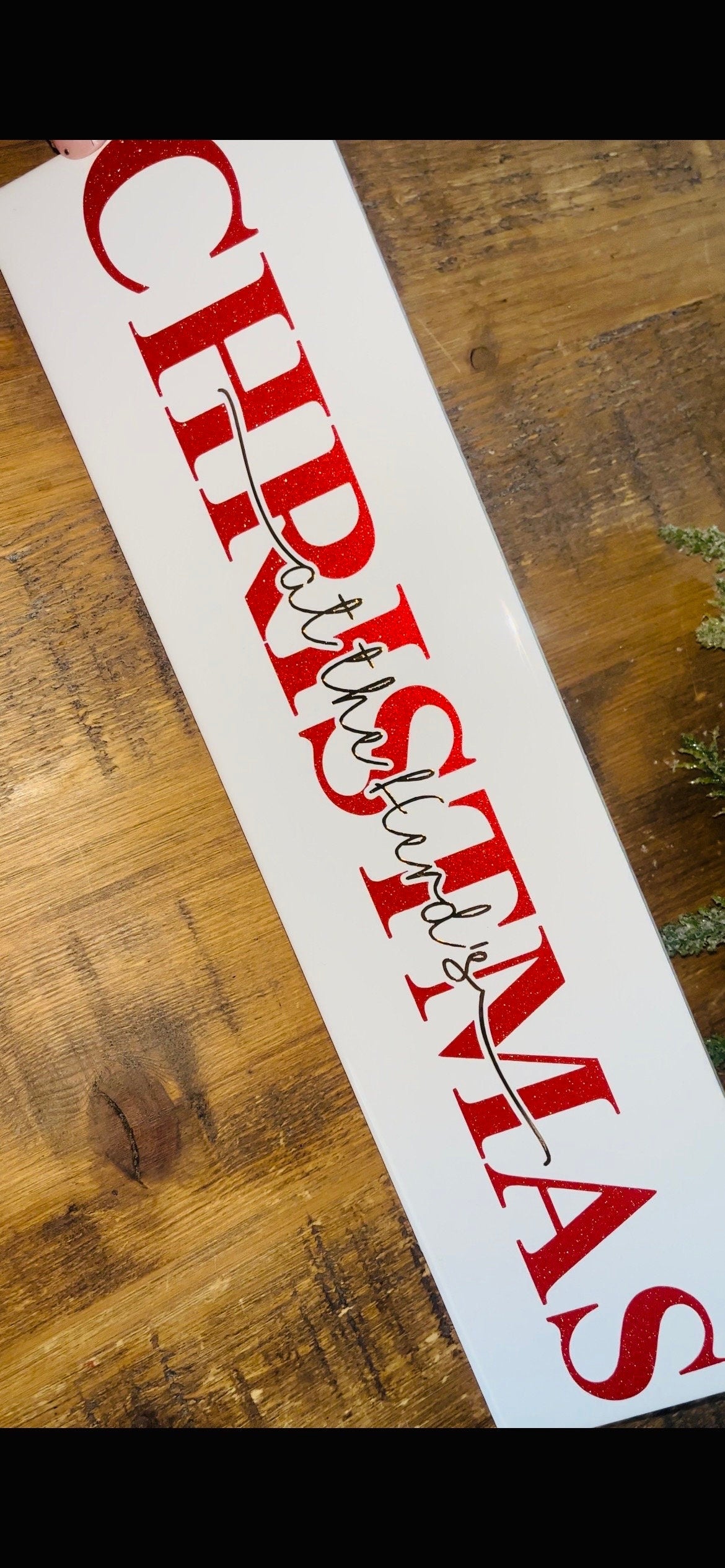Christmas Personalised Family Sign I Christmas Welcome Sign Plaque/Tile | Personalised Christmas Decoration/Ornament | Festive gift