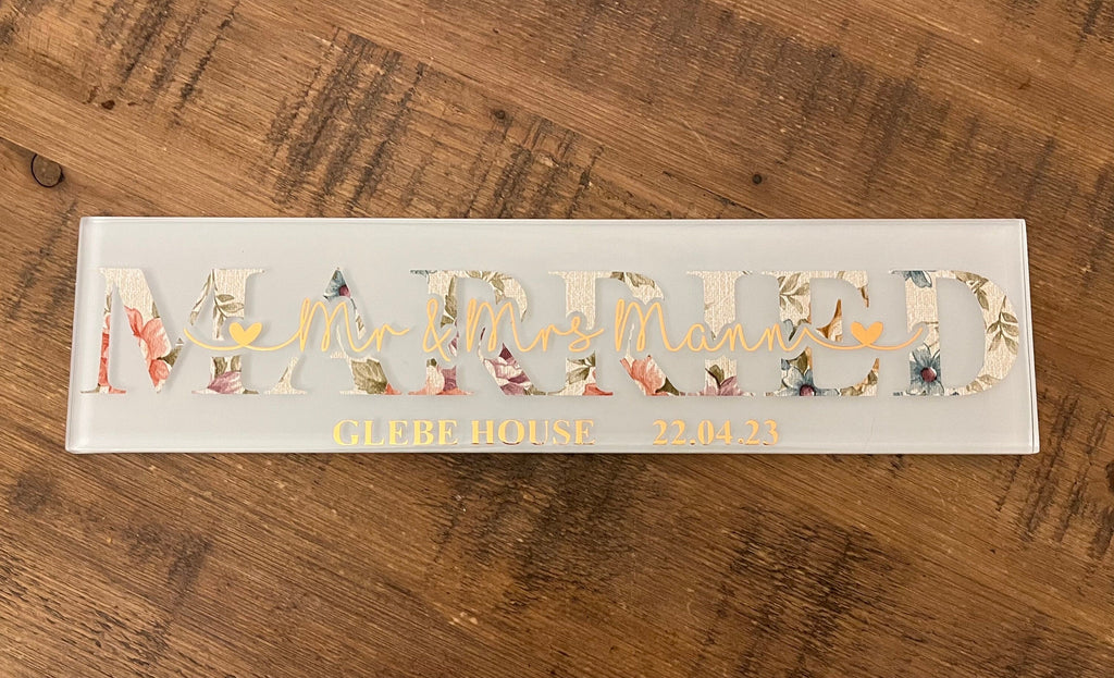 Bridal Personalised Wedding Gift for Home I Personalised Wedding Plaque/Tile/Sign | Wedding Day Present | Top Table Wedding Sign/Newlyweds Gift - The Crafty Bee
