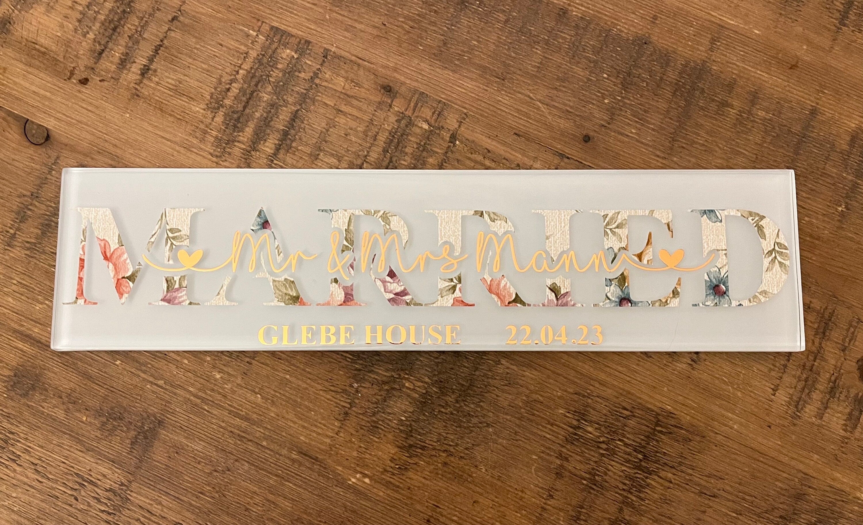 Bridal Personalised Wedding Gift for Home I Personalised Wedding Plaque/Tile/Sign | Wedding Day Present | Top Table Wedding Sign/Newlyweds Gift - The Crafty Bee